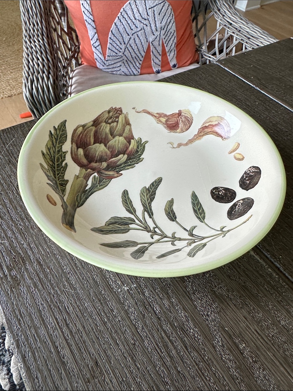 William Sonoma made in Portugal artichoke serving bowl 9.5D